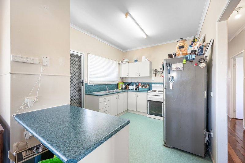 Photo - 42 Emperor Street, Toolooa QLD 4680 - Image 2