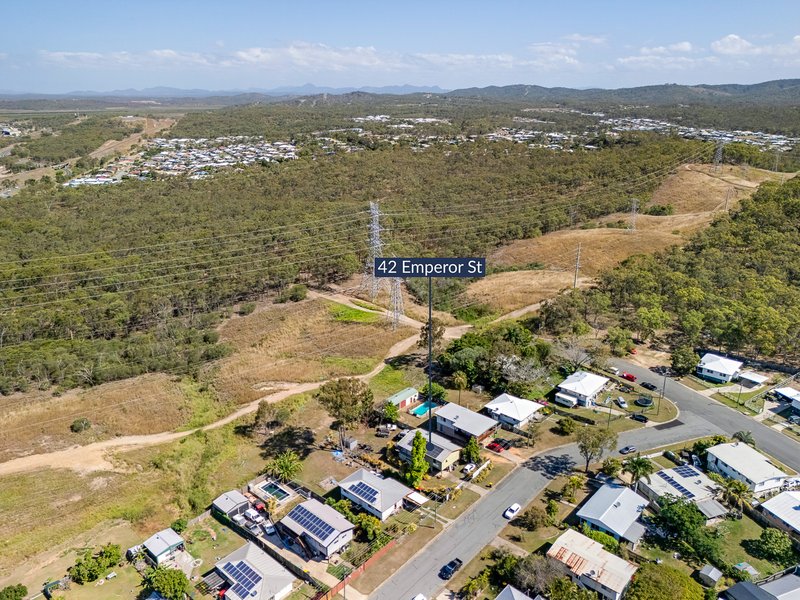 Photo - 42 Emperor Street, Toolooa QLD 4680 - Image 12