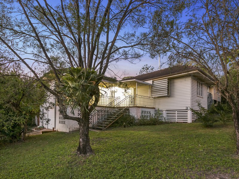 42 Eric Road, Holland Park QLD 4121