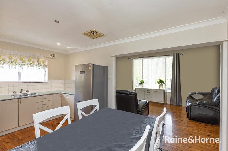 Photo - 42 Erwin Street, Tamworth NSW 2340 - Image 3