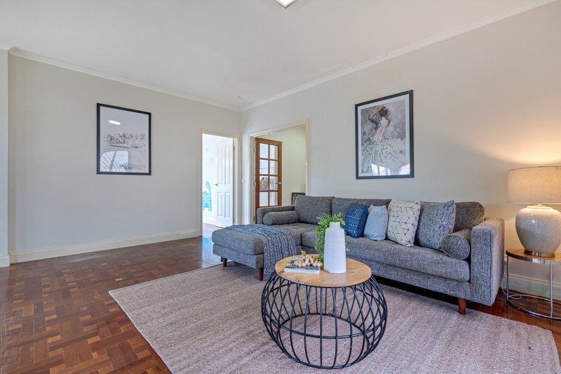 Photo - 42 Exmouth Road, Craigieburn VIC 3064 - Image 2