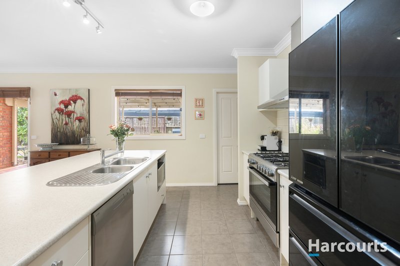 Photo - 42 Ferndown Drive, Cranbourne VIC 3977 - Image 5