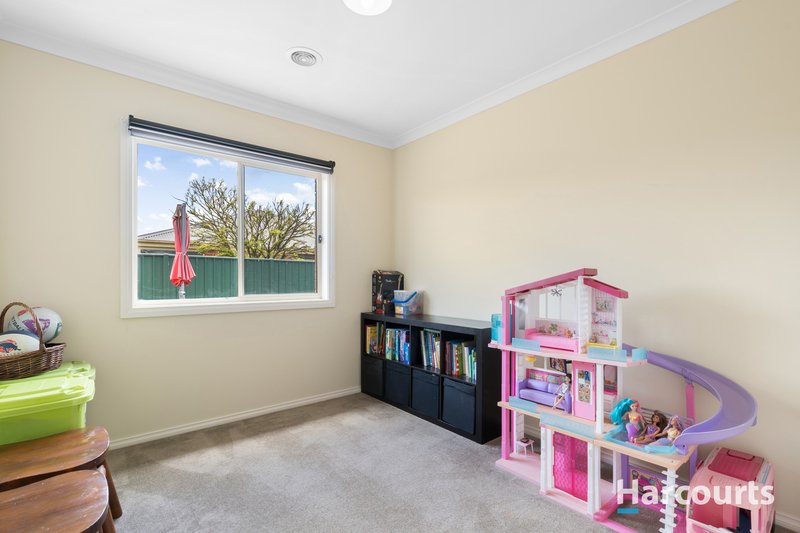 Photo - 42 Ferndown Drive, Cranbourne VIC 3977 - Image 11