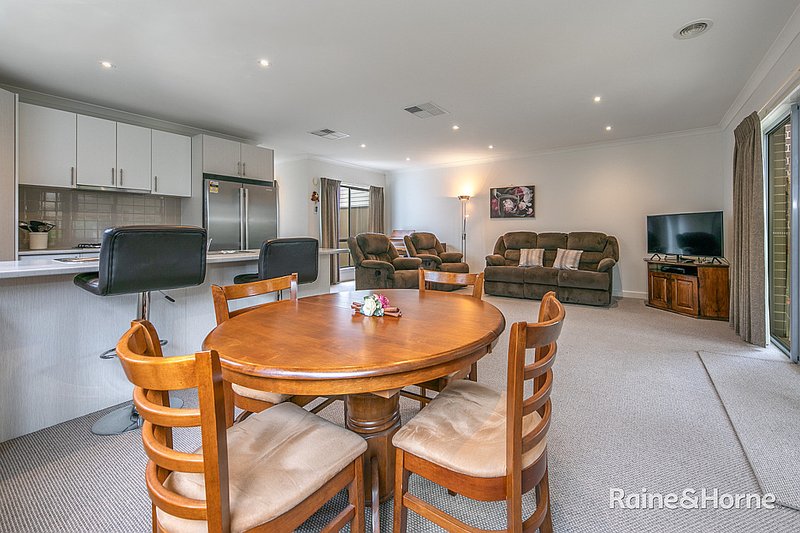 Photo - 42 Ferris Street, Sunbury VIC 3429 - Image 7