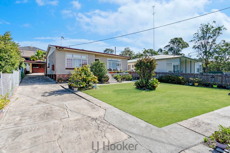 42 Floraville Road, Belmont North NSW 2280