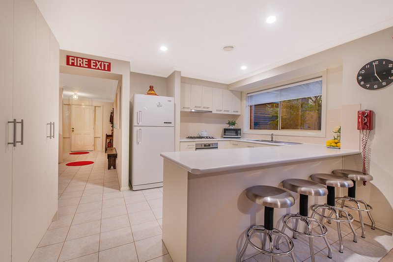 Photo - 42 Forest Oak Drive, Upper Ferntree Gully VIC 3156 - Image 3