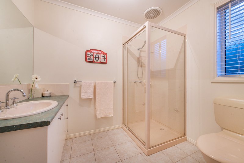 Photo - 42 Forest Oak Drive, Upper Ferntree Gully VIC 3156 - Image 7