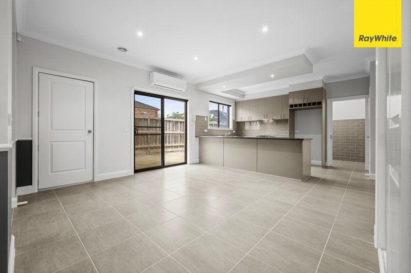 Photo - 42 Gallery Avenue, Harkness VIC 3337 - Image 2
