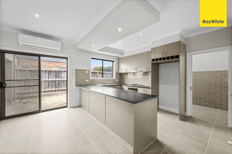 Photo - 42 Gallery Avenue, Harkness VIC 3337 - Image 7