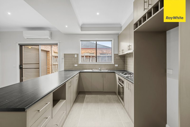 Photo - 42 Gallery Avenue, Harkness VIC 3337 - Image 8
