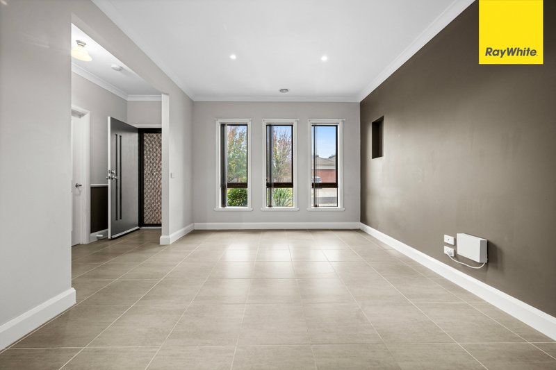 Photo - 42 Gallery Avenue, Harkness VIC 3337 - Image 12