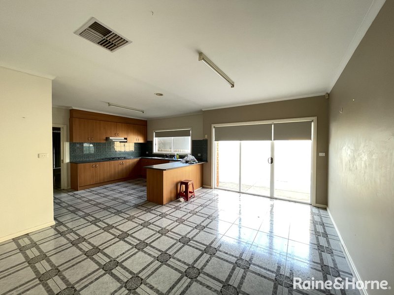 Photo - 42 Garden Drive, Braybrook VIC 3019 - Image 3