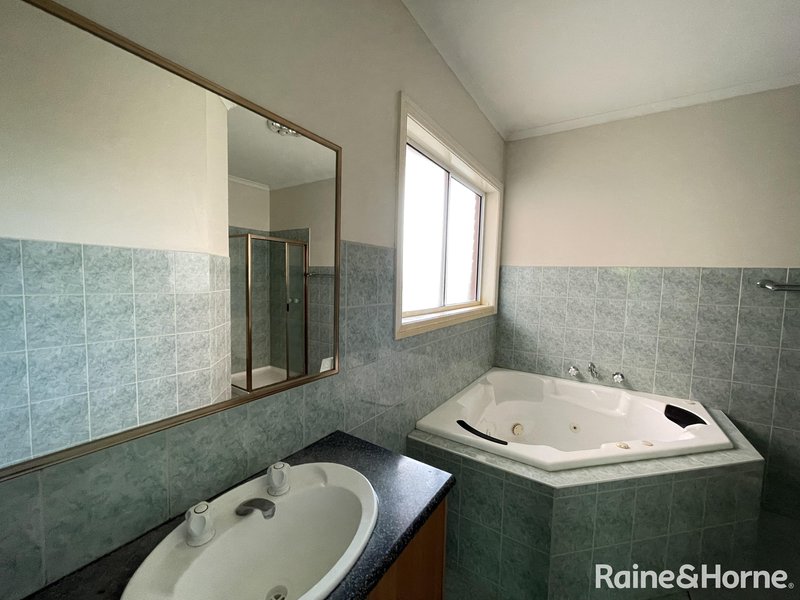 Photo - 42 Garden Drive, Braybrook VIC 3019 - Image 6