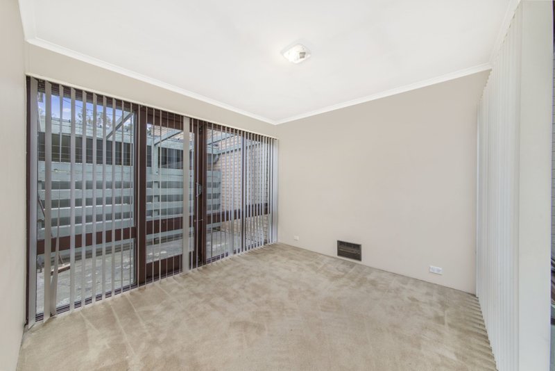 Photo - 42 Gillespie Street, Weetangera ACT 2614 - Image 9