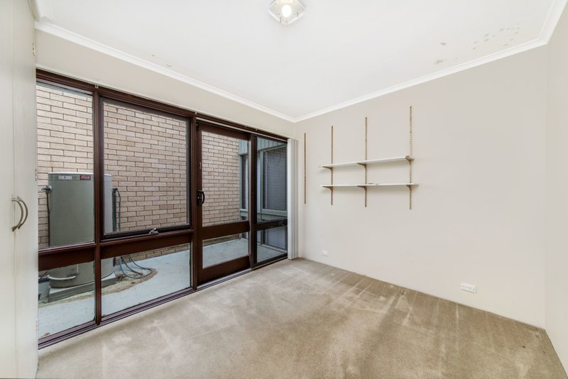 Photo - 42 Gillespie Street, Weetangera ACT 2614 - Image 15