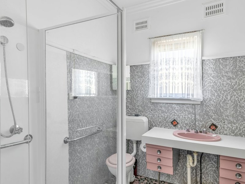 Photo - 42 Glanville Road, Sussex Inlet NSW 2540 - Image 7