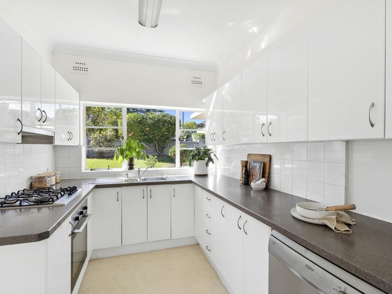 Photo - 42 Grace Avenue, Frenchs Forest NSW 2086 - Image 5
