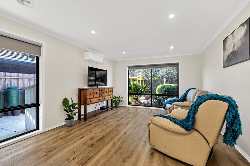 Photo - 42 Grant Avenue, Werribee VIC 3030 - Image 6