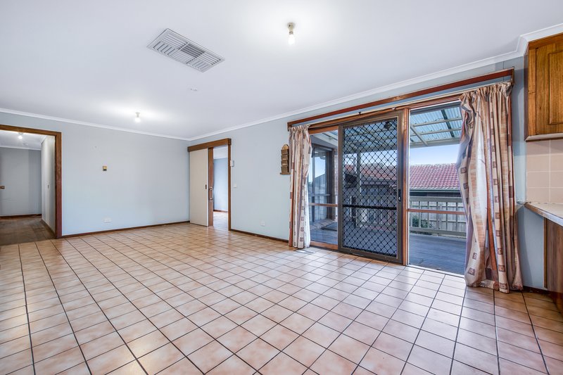 Photo - 42 Granton Avenue, Endeavour Hills VIC 3802 - Image 4