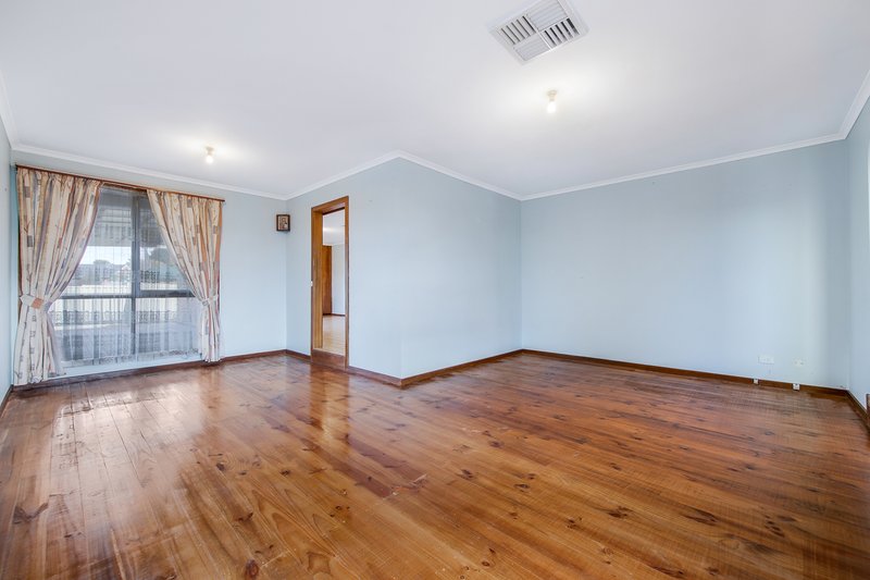 Photo - 42 Granton Avenue, Endeavour Hills VIC 3802 - Image 5