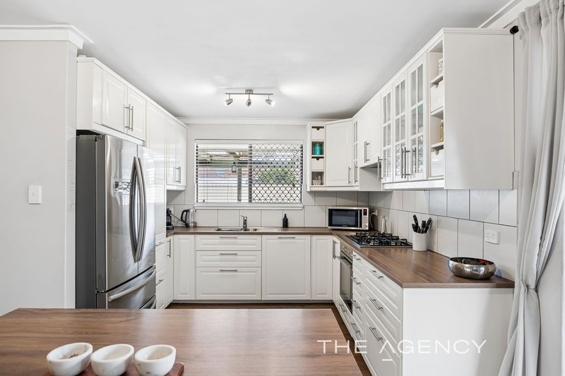 Photo - 42 Groyder Way, Padbury WA 6025 - Image 2