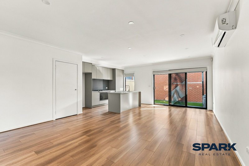 Photo - 42 Halcyon Road, Deanside VIC 3336 - Image 4