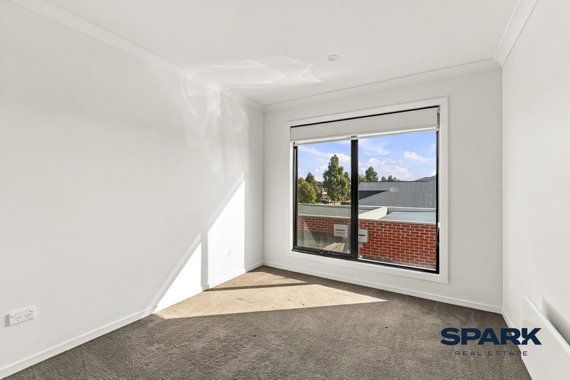Photo - 42 Halcyon Road, Deanside VIC 3336 - Image 5
