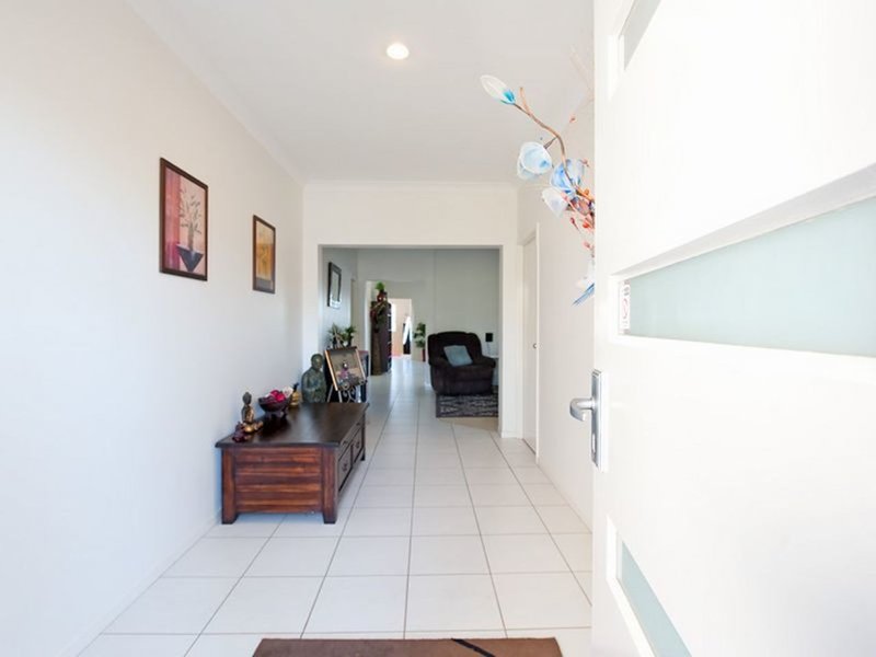 Photo - 42 Hare Street, North Lakes QLD 4509 - Image 2