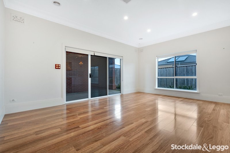 Photo - 42 Hartney Avenue, Mickleham VIC 3064 - Image 6