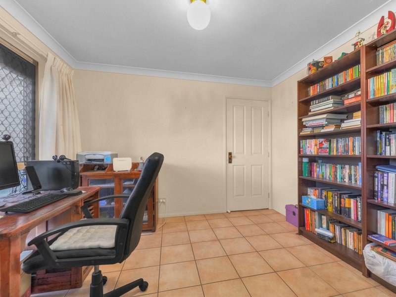 Photo - 42 Hayward Avenue, Cashmere QLD 4500 - Image 3