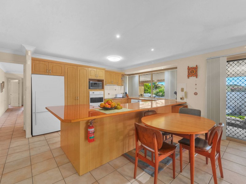 Photo - 42 Hayward Avenue, Cashmere QLD 4500 - Image 7