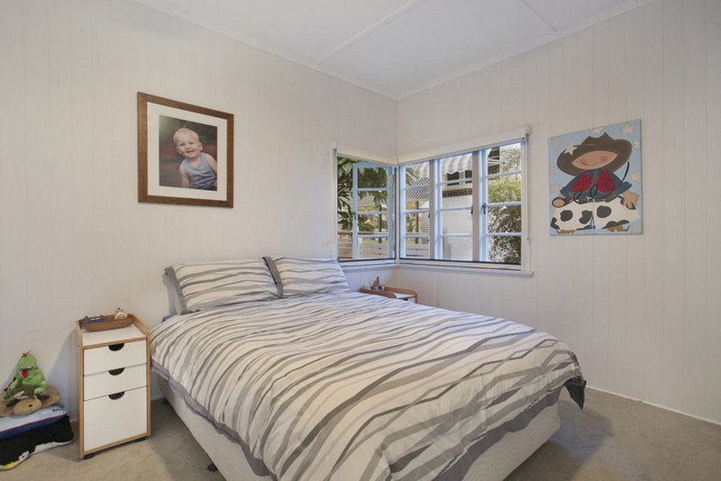 Photo - 42 Henderson Street, Camp Hill QLD 4152 - Image 17