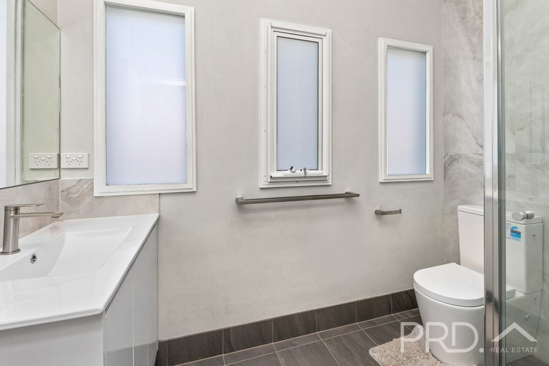 Photo - 42 Herbert Street, Tumut NSW 2720 - Image 6