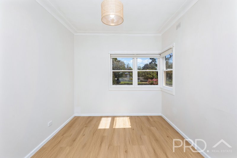 Photo - 42 Herbert Street, Tumut NSW 2720 - Image 8