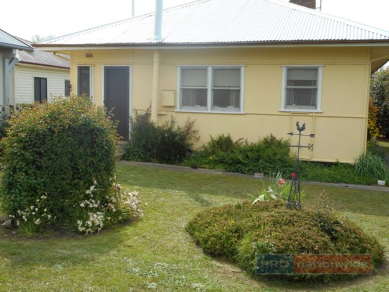 Photo - 42 Herbert Street, Tumut NSW 2720 - Image 11