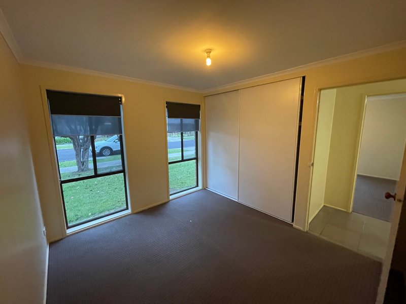 Photo - 42 Hosie Street, Altona Meadows VIC 3028 - Image 8