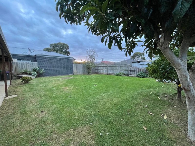 Photo - 42 Hosie Street, Altona Meadows VIC 3028 - Image 14