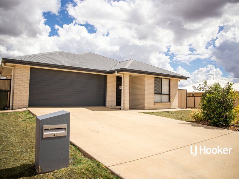 42 Howard Street, Roma QLD 4455