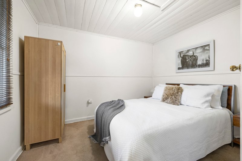 Photo - 42 Hutton Street, Kyneton VIC 3444 - Image 6