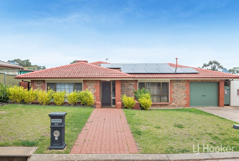 42 Ina Close, Craigmore SA 5114