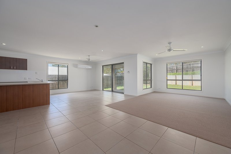 Photo - 42 Iris Road, Kirkwood QLD 4680 - Image 3