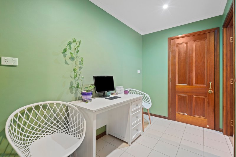 Photo - 42 Jasmine Crescent, Shailer Park QLD 4128 - Image 9