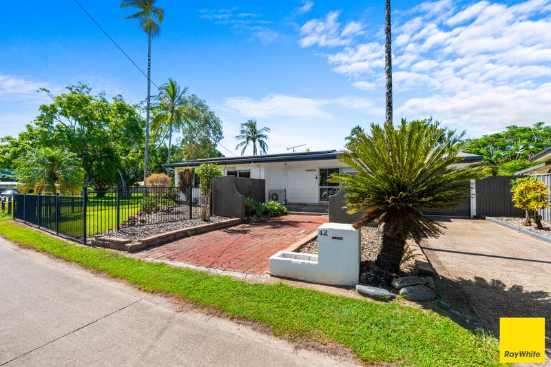 Photo - 42 Jensen Street, Manoora QLD 4870 - Image 4