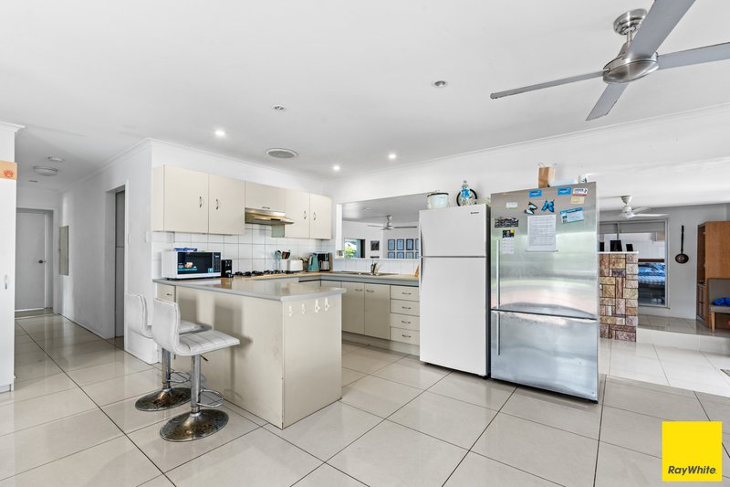 Photo - 42 Jensen Street, Manoora QLD 4870 - Image 5