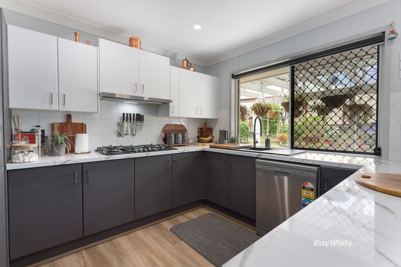 Photo - 42 Jonquil Circuit, Flinders View QLD 4305 - Image 3