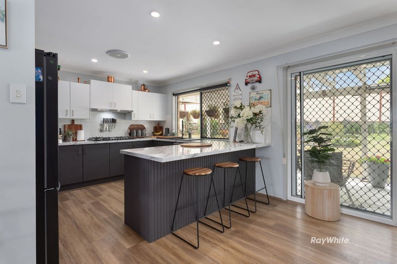 Photo - 42 Jonquil Circuit, Flinders View QLD 4305 - Image 4