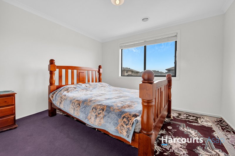 Photo - 42 Karawarra Circuit, Cranbourne North VIC 3977 - Image 12