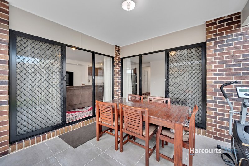 Photo - 42 Karawarra Circuit, Cranbourne North VIC 3977 - Image 16