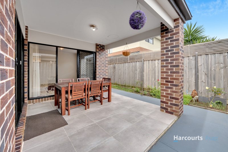 Photo - 42 Karawarra Circuit, Cranbourne North VIC 3977 - Image 17