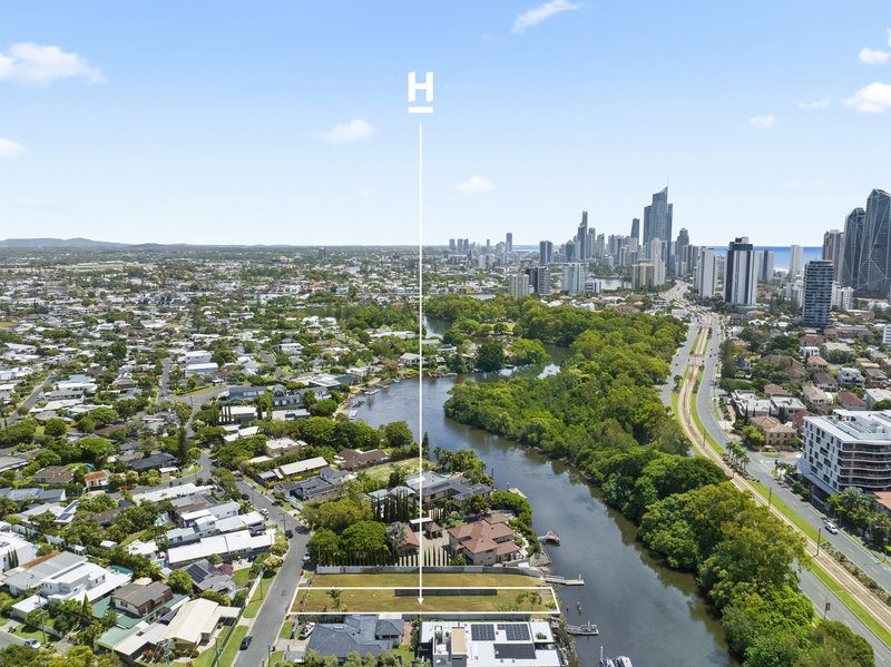 Photo - 42 Karina Crescent, Broadbeach Waters QLD 4218 - Image 7